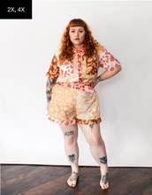 Load image into Gallery viewer, Curvy Bird Floral Shorts