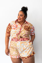 Load image into Gallery viewer, Curvy Bird Floral Shorts