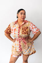 Load image into Gallery viewer, Curvy Bird Floral Shorts