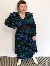 Load image into Gallery viewer, Vintage Floral Print Dress - Size 20/22
